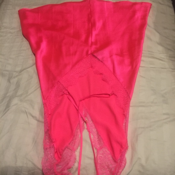 Hot pink VS lingerie - Picture 4 of 5